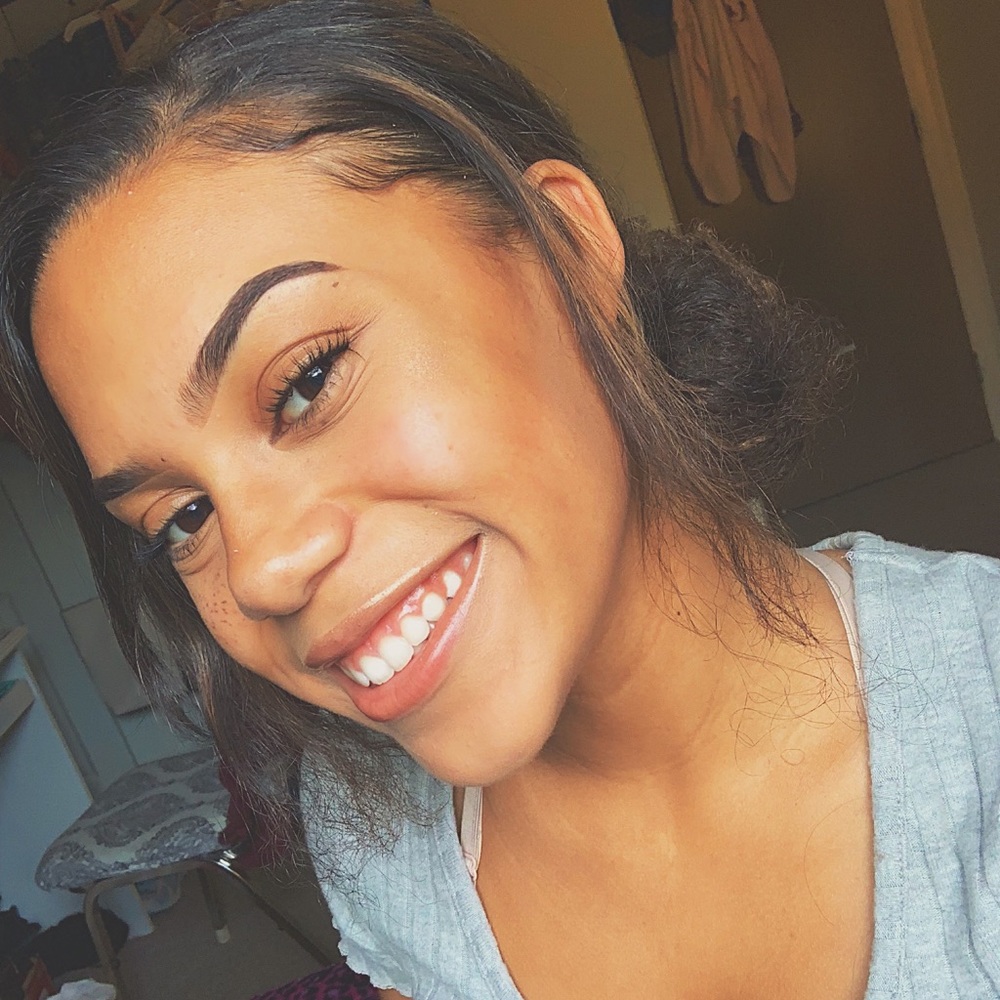 Meet your Posher, Jade